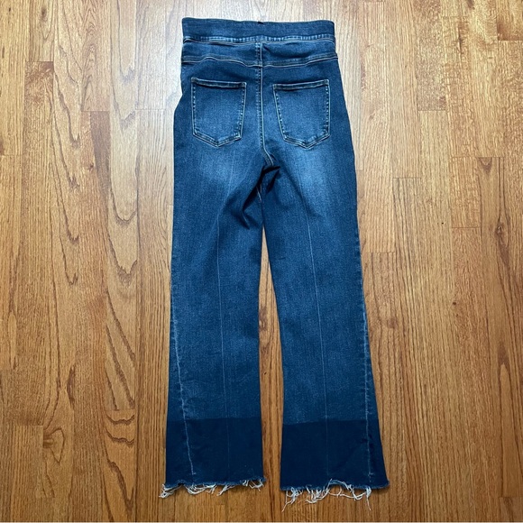 Spanx Cropped Flare Jeans with frayed hem in medium wash size XS - Picture 6 of 15
